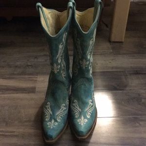 Turquoise embroidered cowgirl boots size 8 1/2